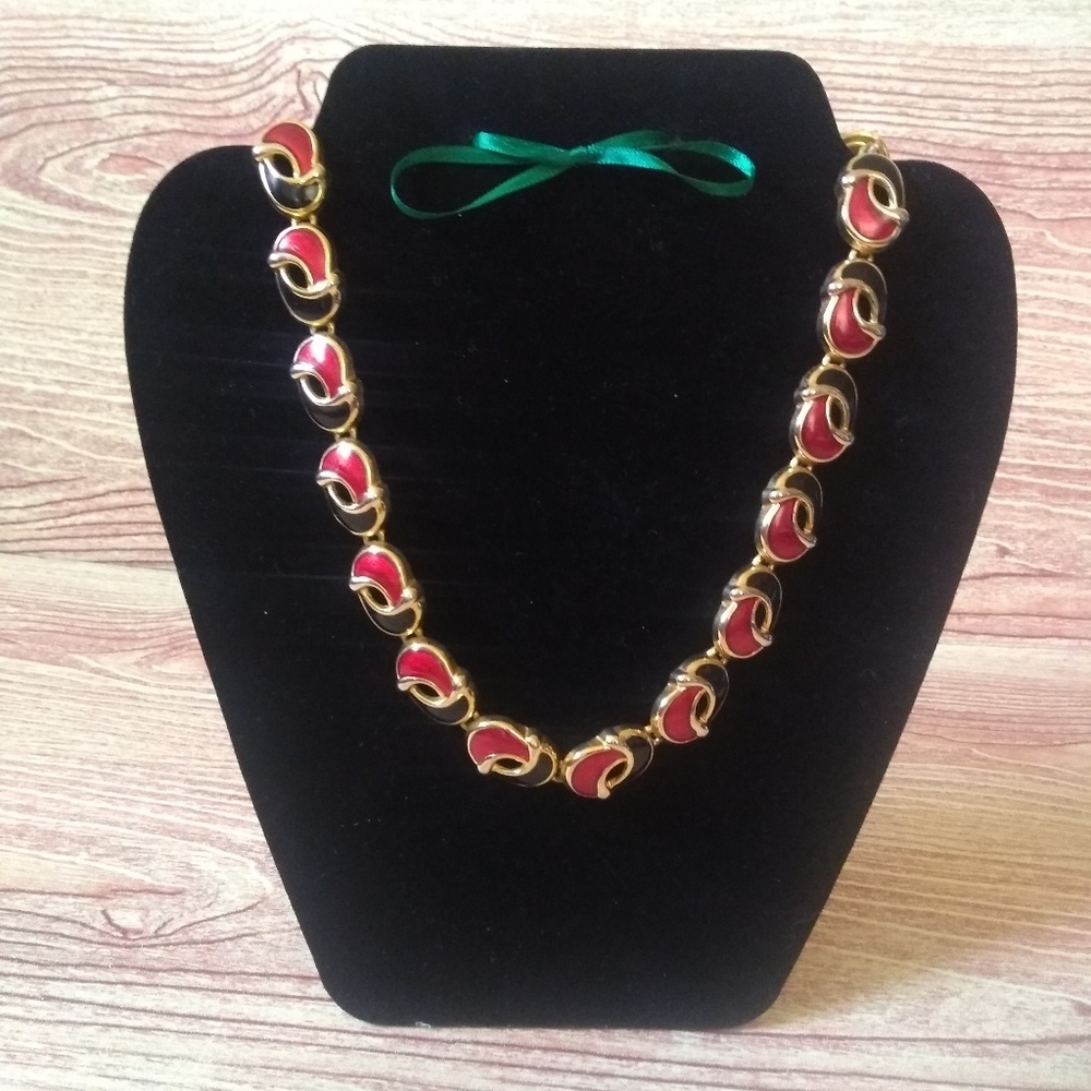 Red and black gold tone necklace